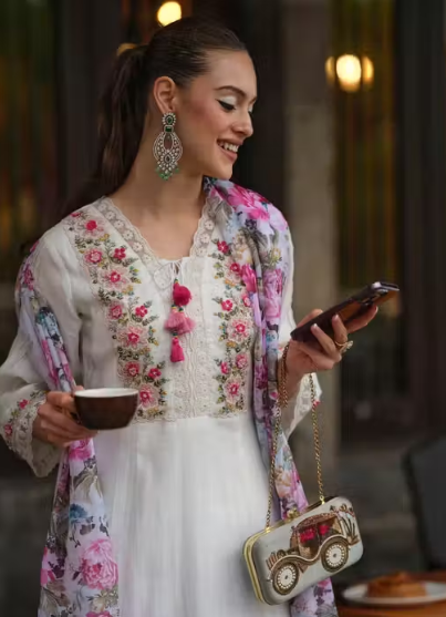 women stylish/ Fashionable Festive Kurti Set